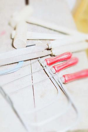 食卓を華やかに彩る食用金箔の魅力と使い方ガイド