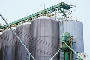 薬液配管の最適化ガイド：耐熱性・耐食性を兼ね備えた配管選びのポイント